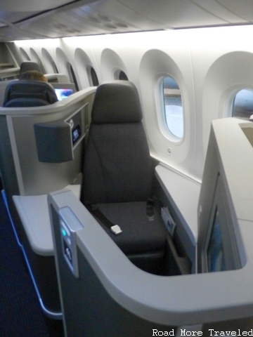 Review: American 787-8 Business Class, Dallas to Chicago - Travel Codex