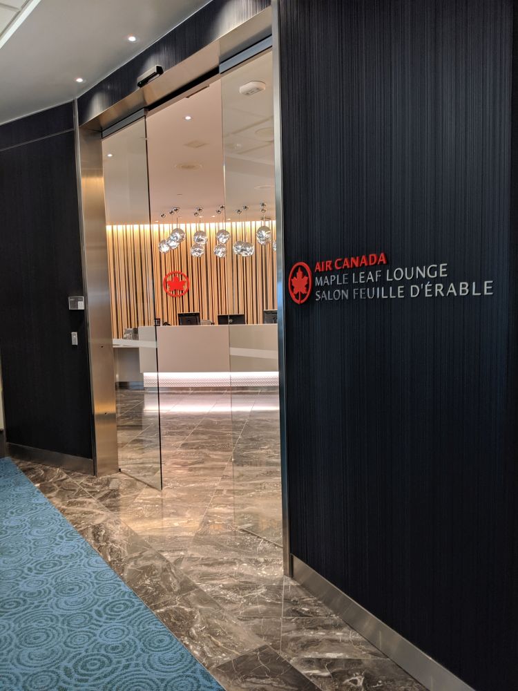 Review Air Canada Maple Leaf Lounge Vancouver International   YVR Maple Leaf Lounge 01 