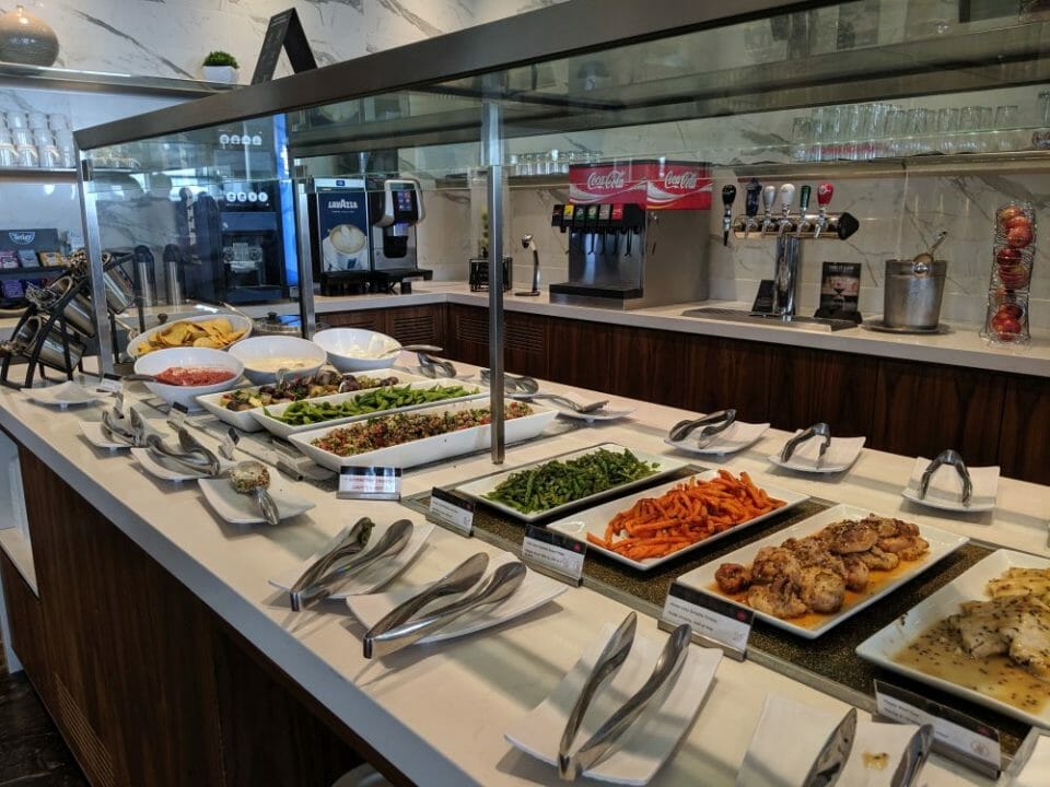 Review: Air Canada Maple Leaf Lounge, Vancouver International