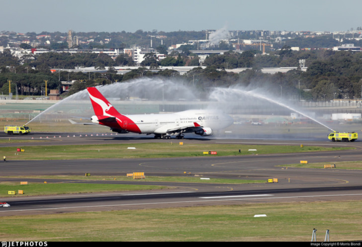 QANTAS Final 747 Flight Flies A Kangaroo Flight Pattern