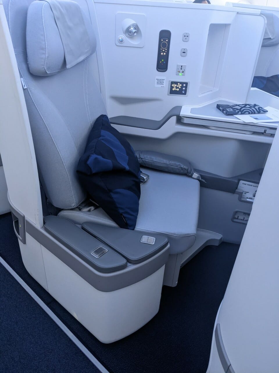 Review: Finnair Business Class A350 Los Angeles to Helsinki - Travel Codex