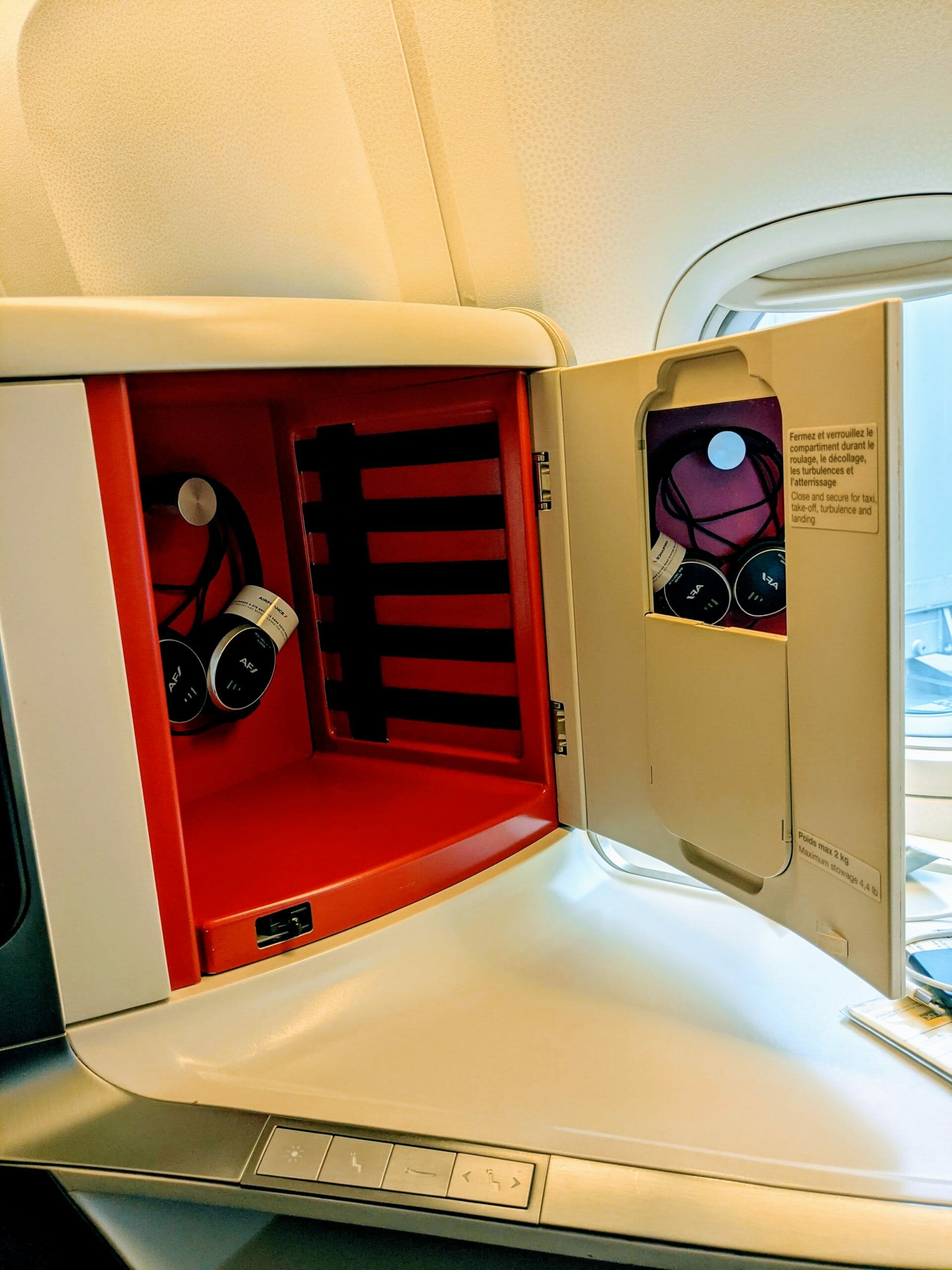 mixed-feelings-my-air-france-business-class-a350-900-review-monkey