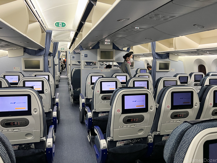 Review: ANA Boeing 787 Economy Class, Tokyo Haneda to Los Angeles