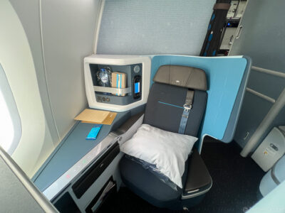 Review: KLM Boeing 787-10 Business Class, Amsterdam to Los Angeles ...