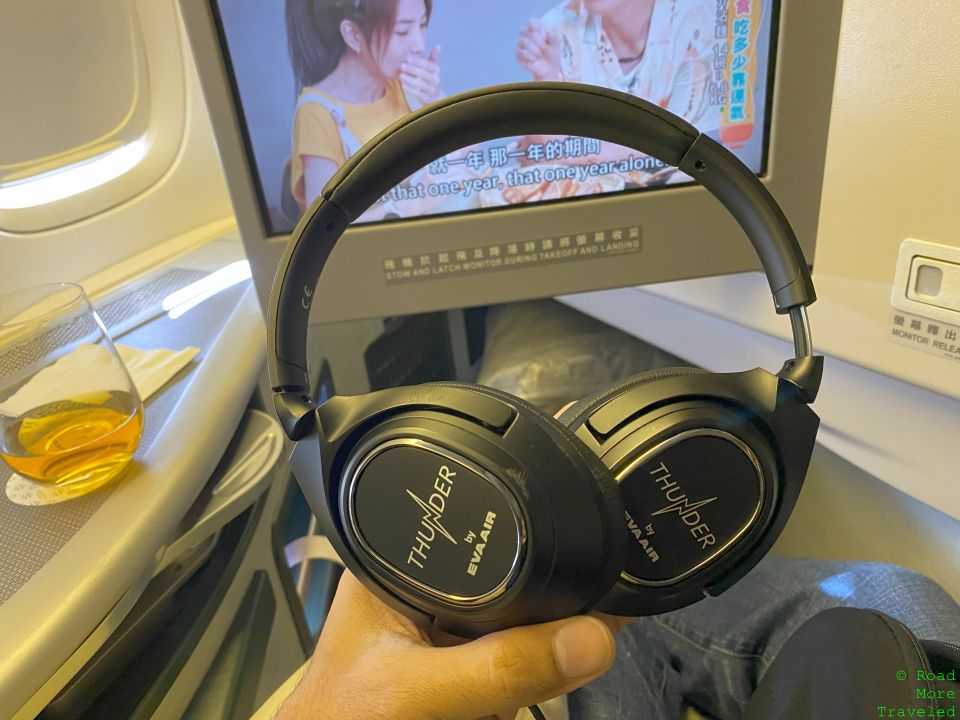 EVA Air B777-300ER Business Class - headphones