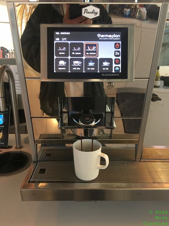 Finnair Lounge HEL coffee machine