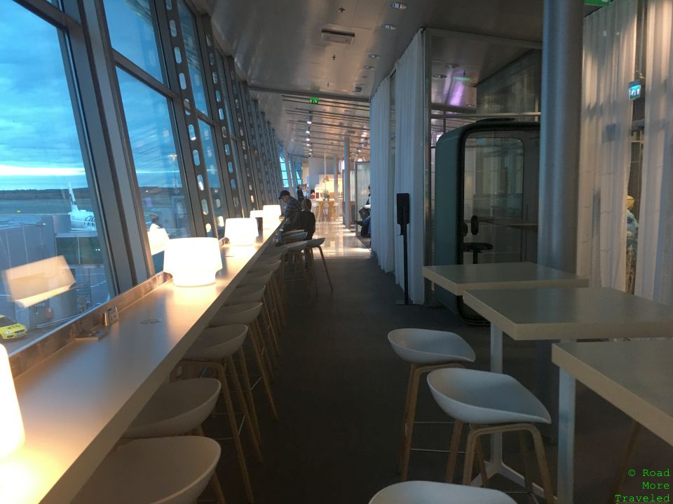 Finnair Lounge HEL back of lounge and phone boxes