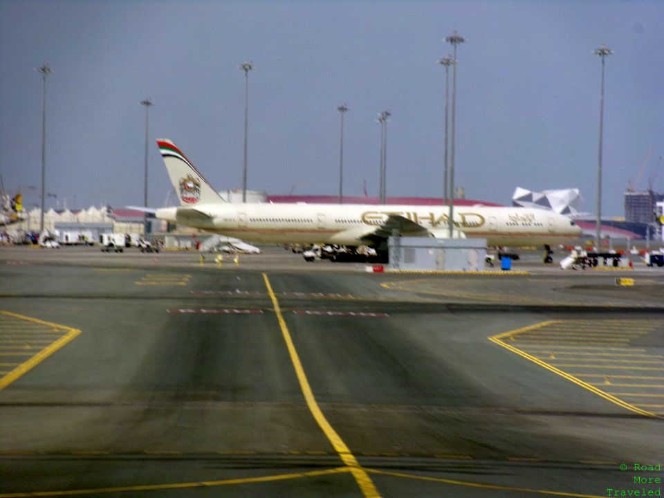 EY 777 at AUH