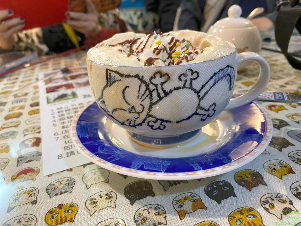 Big buildings, night markets, and cats in Taipei - Viennese coffee from coffee shop