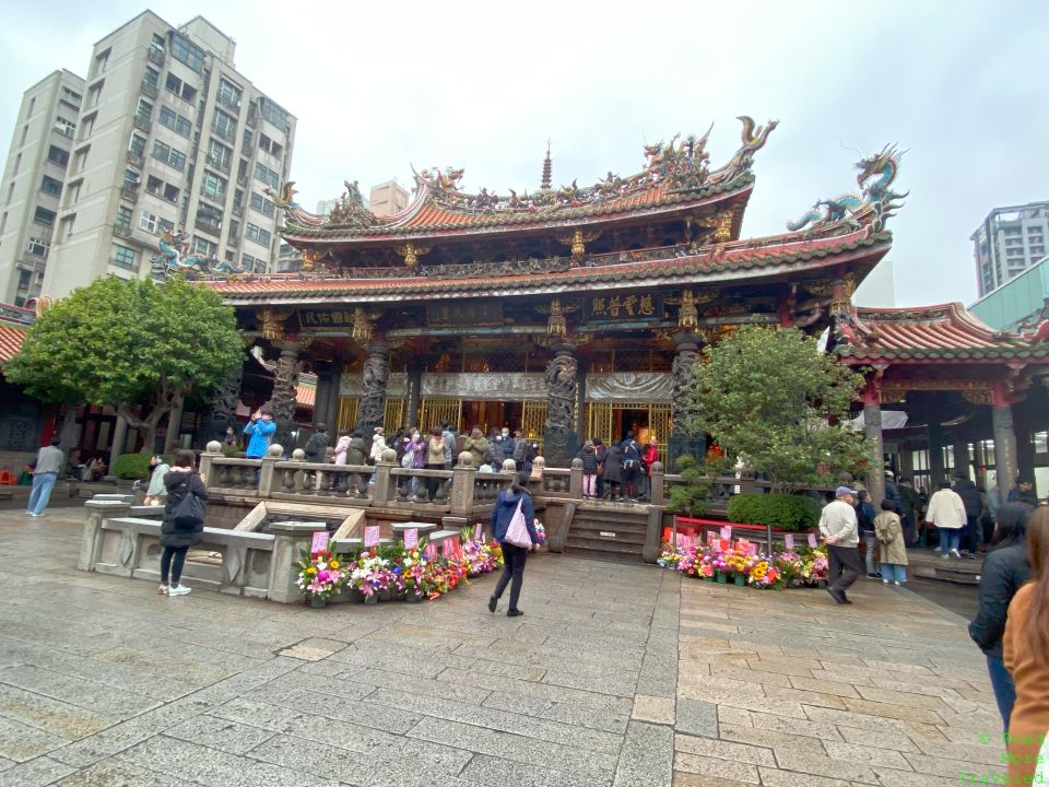 Longshan Temple Taipei courtyard