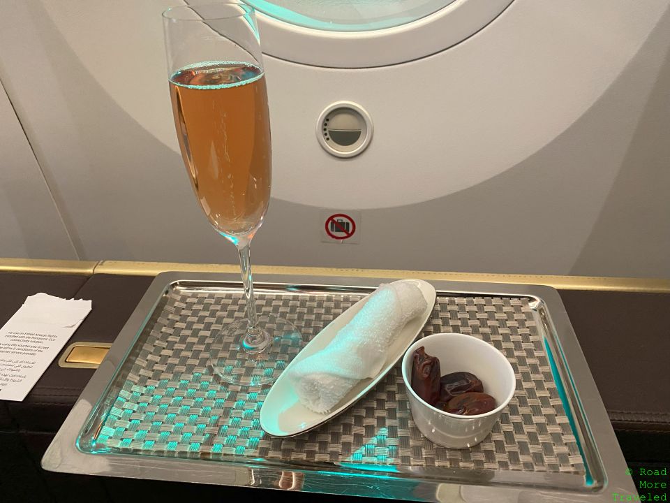 Etihad B787-9 First Class - pre-departure beverage and snack