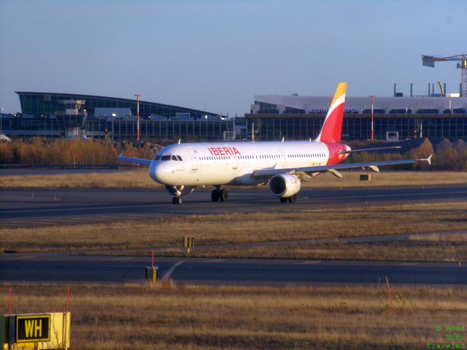 Iberia A320 at HEL