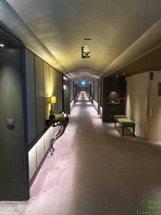 Palais de Chine Hotel Taipei guest room corridors