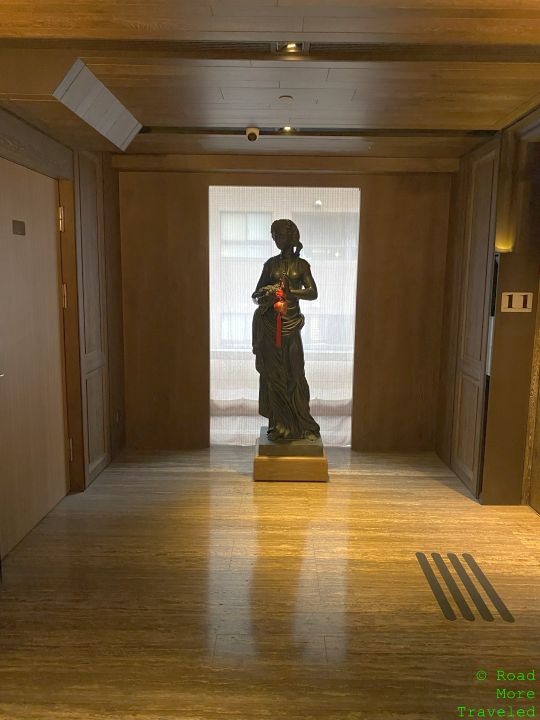 a statue in a room