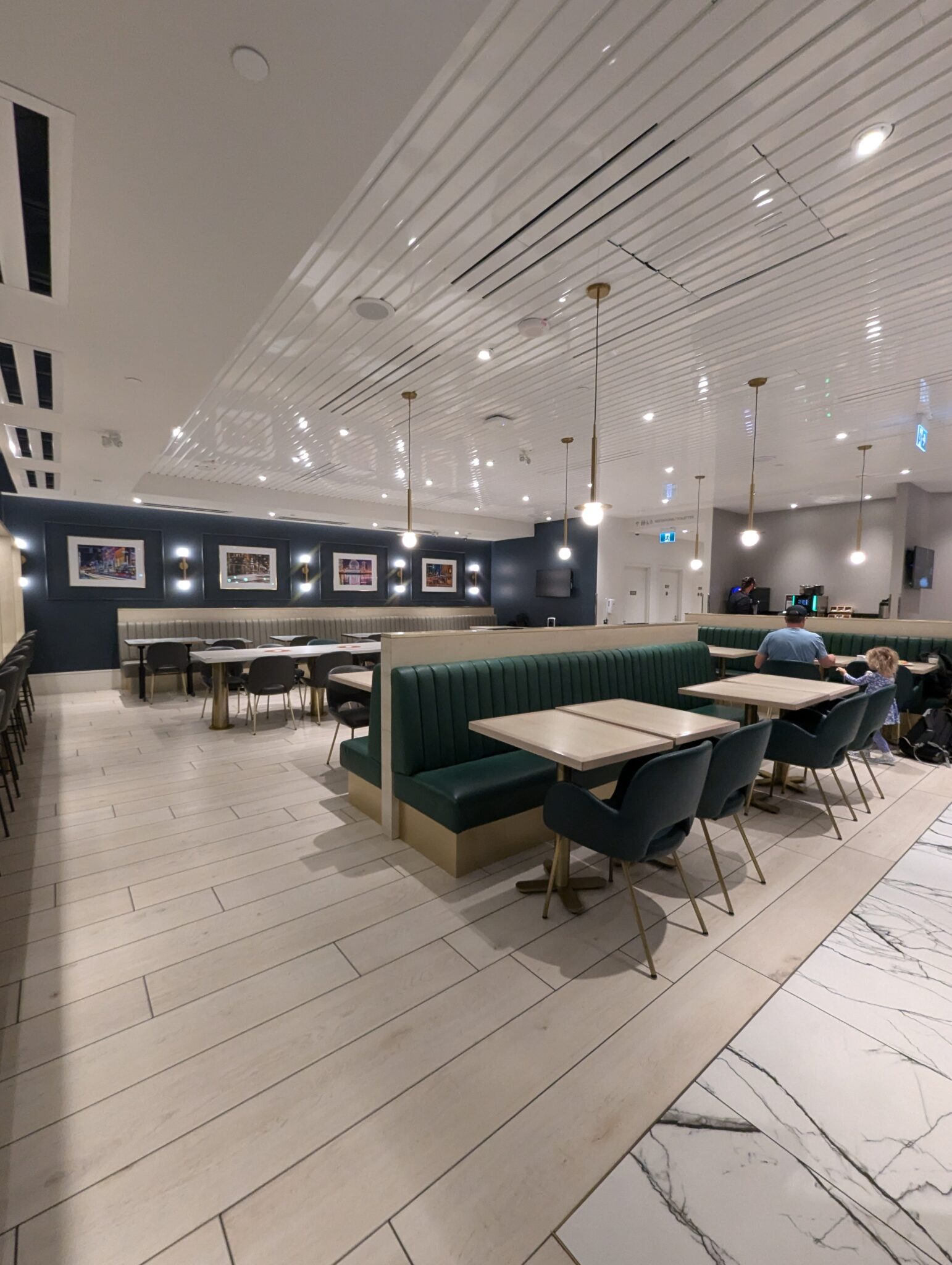 YVR lounge