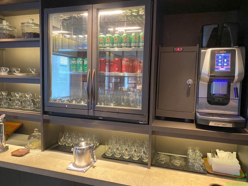 Cathay Pacific Lounge Taipei self-service beverage area