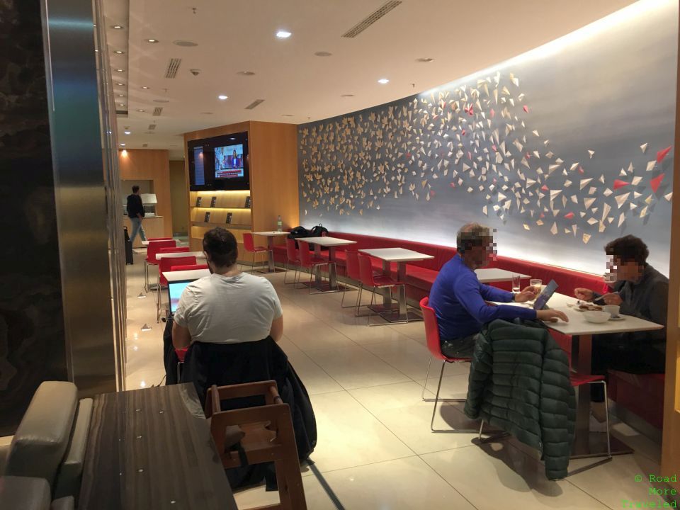 Air Canada Maple Leaf Lounge Frankfurt - dining room extension