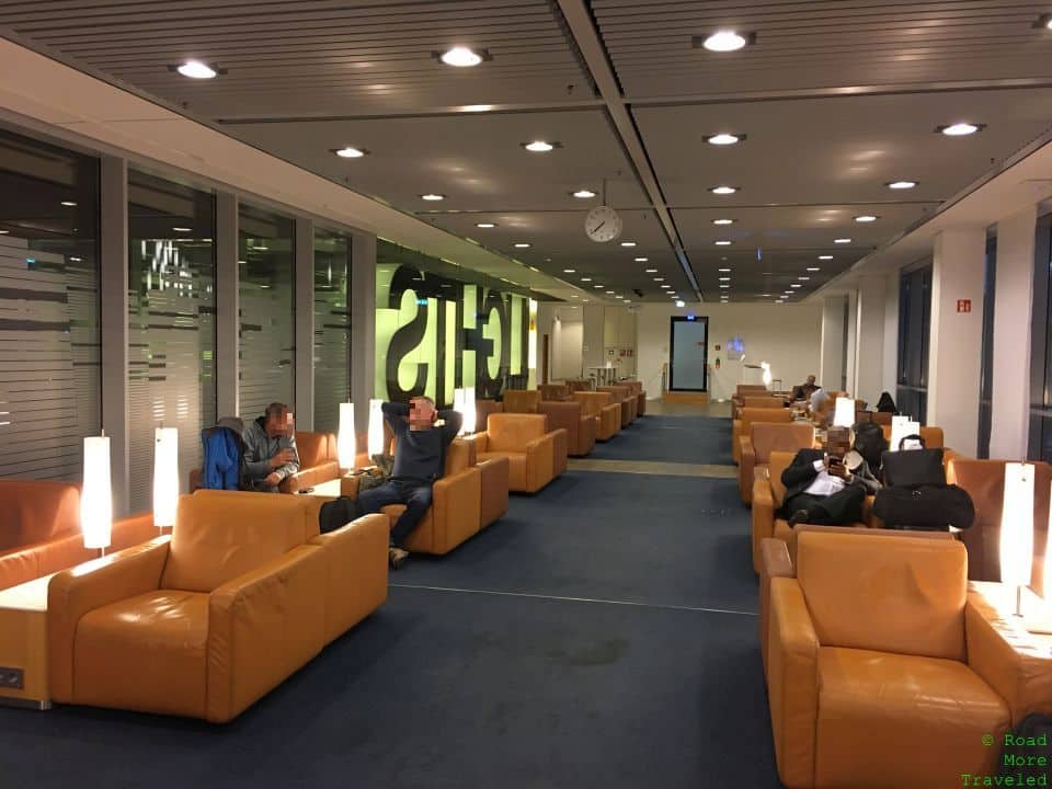 Lufthansa Senator Lounge B Frankfurt main seating area