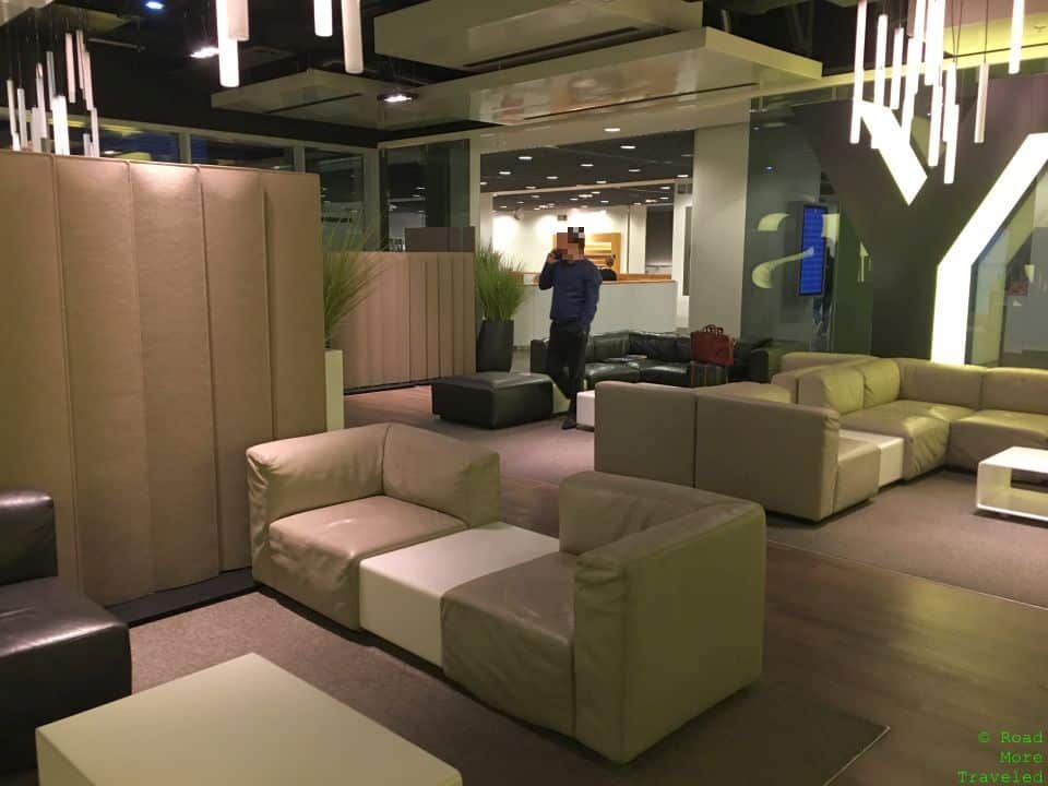 Lufthansa Senator Lounge B Frankfurt "City Lights" seating area